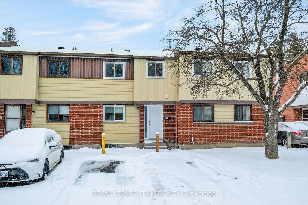 Photo of 1993 FALKIRK Crescent, Blackburn Hamlet, ON K1B 4Y8 (MLS # X12906384)