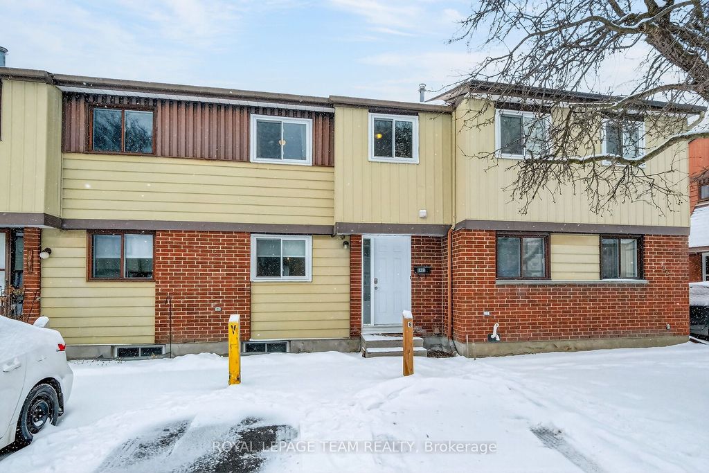 Photo of 1993 FALKIRK Crescent, Blackburn Hamlet, ON K1B 4Y8 (MLS # X12906384)