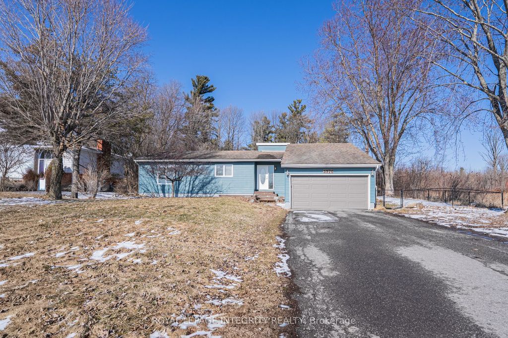 Photo of 3976 CARP Road, Carp - Huntley Ward, ON K0A 1L0 (MLS # X12980526)