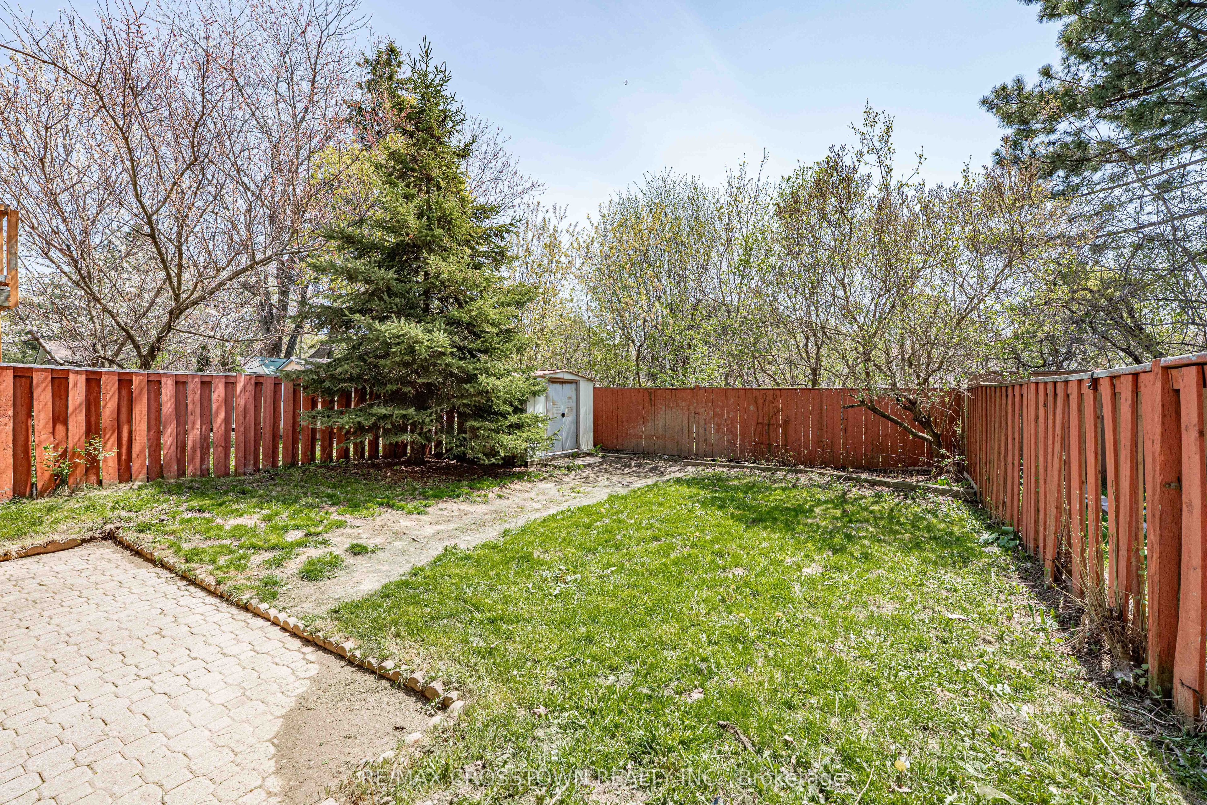 24 CASSANDER Crescent