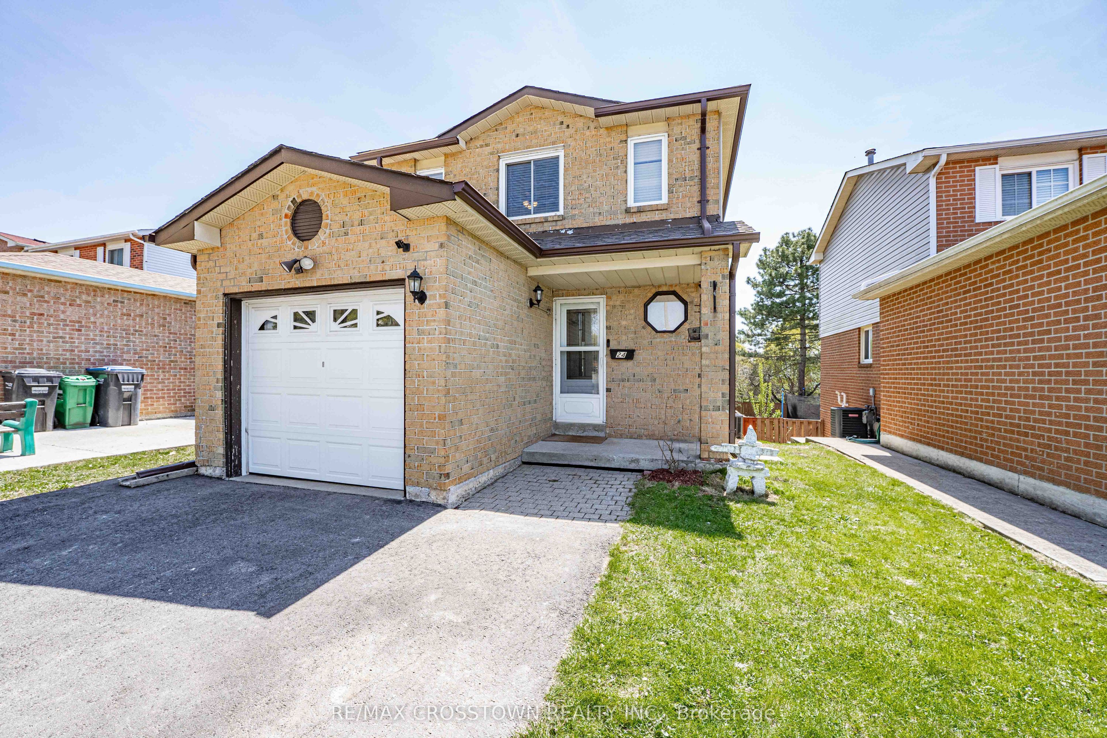 24 CASSANDER Crescent