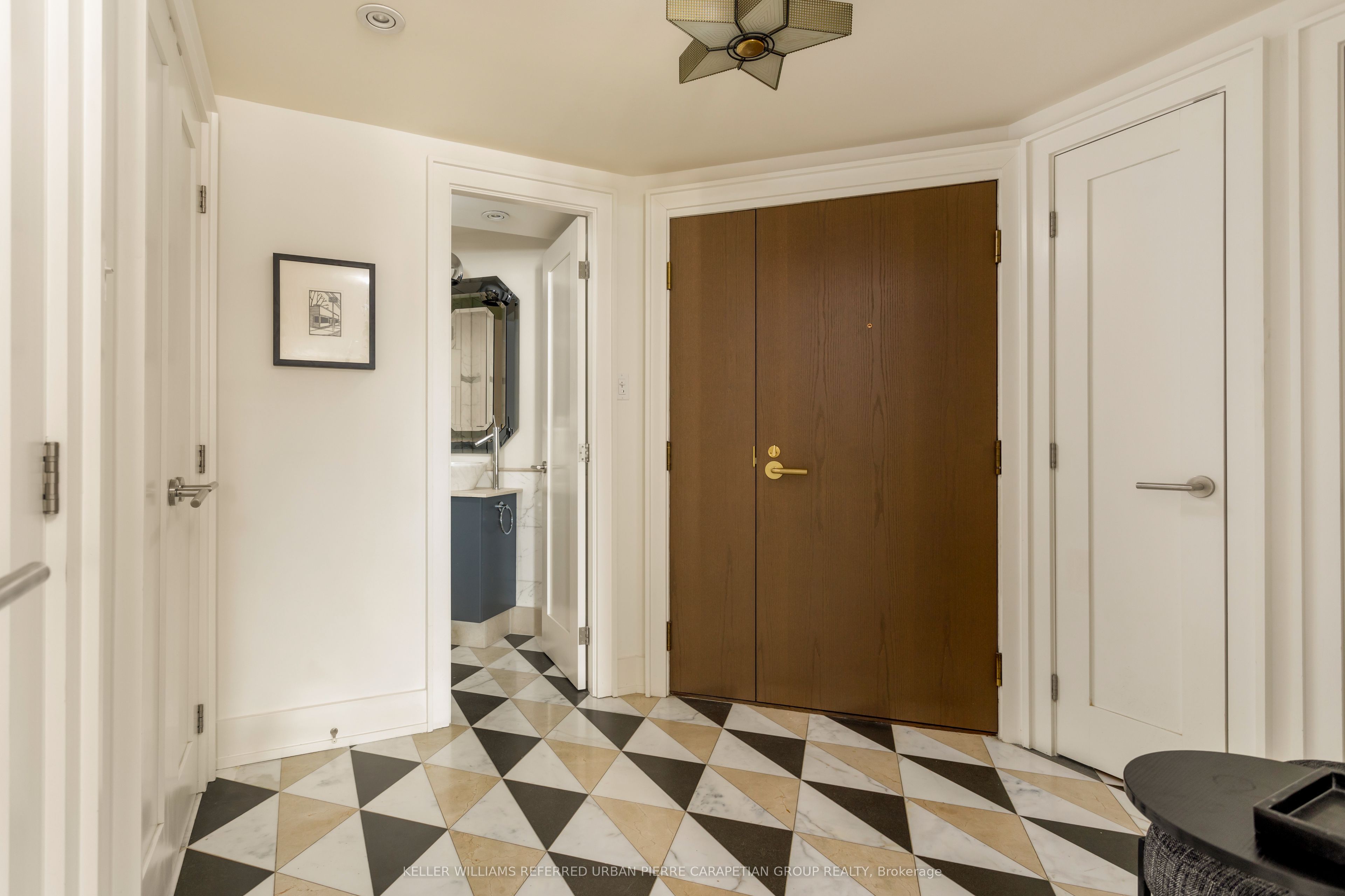 278 Bloor Street E 1806