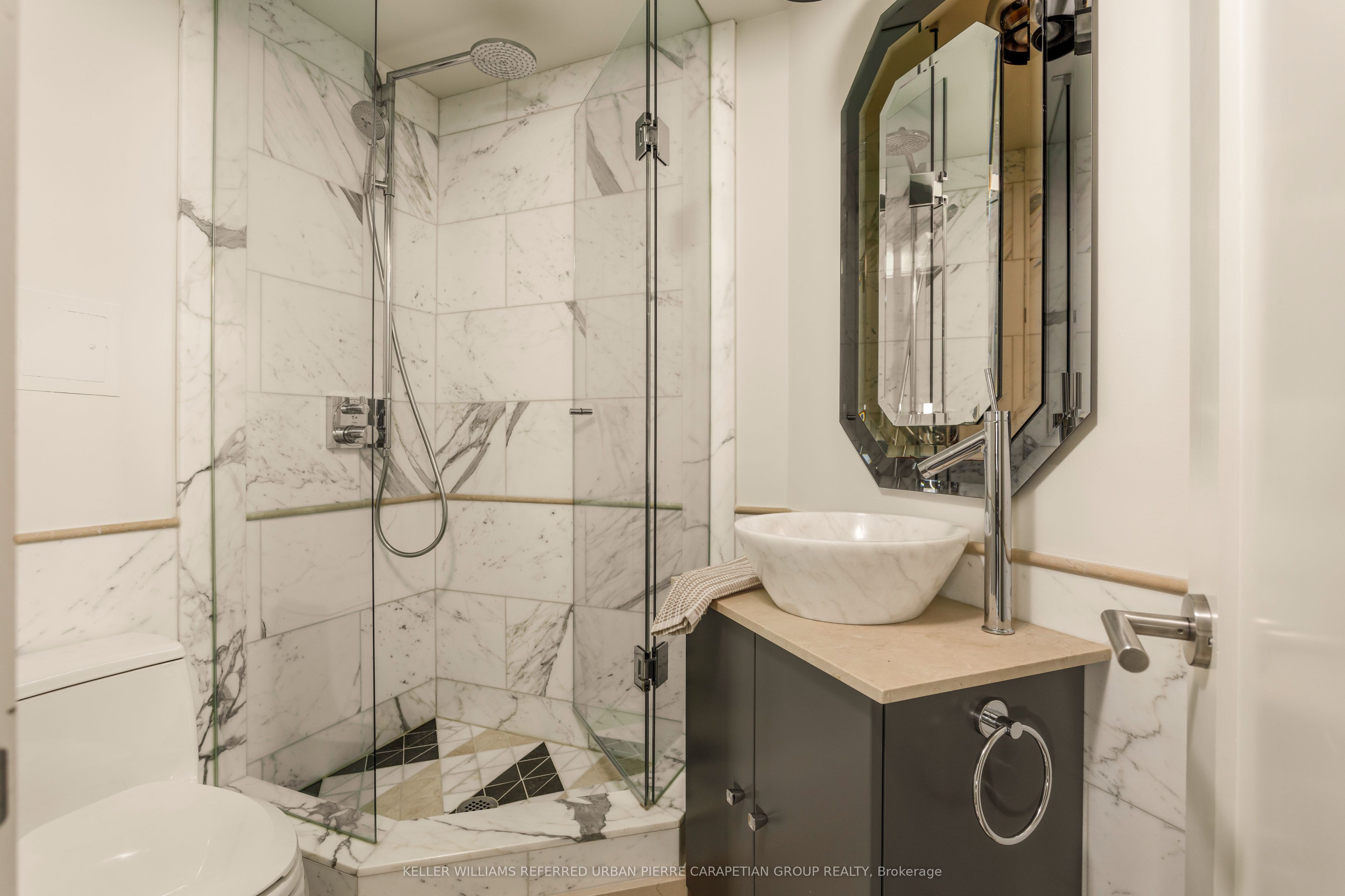 278 Bloor Street E 1806