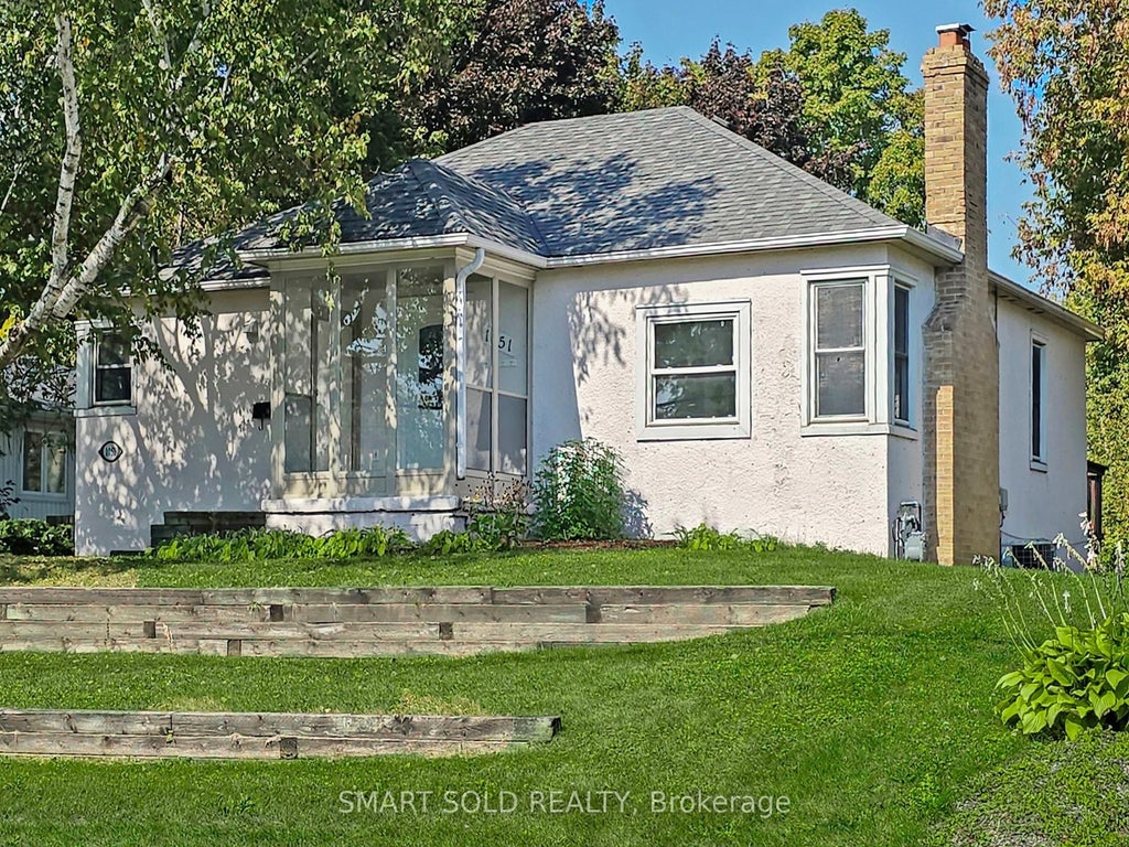 Photo of 1051 Janette Street, Newmarket, ON L3Y 3C4 (MLS # N13886246)