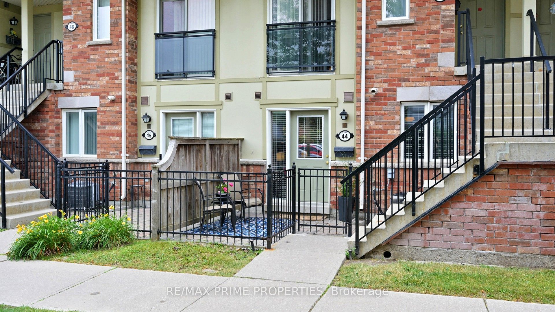 2265 Bur Oak Avenue 44