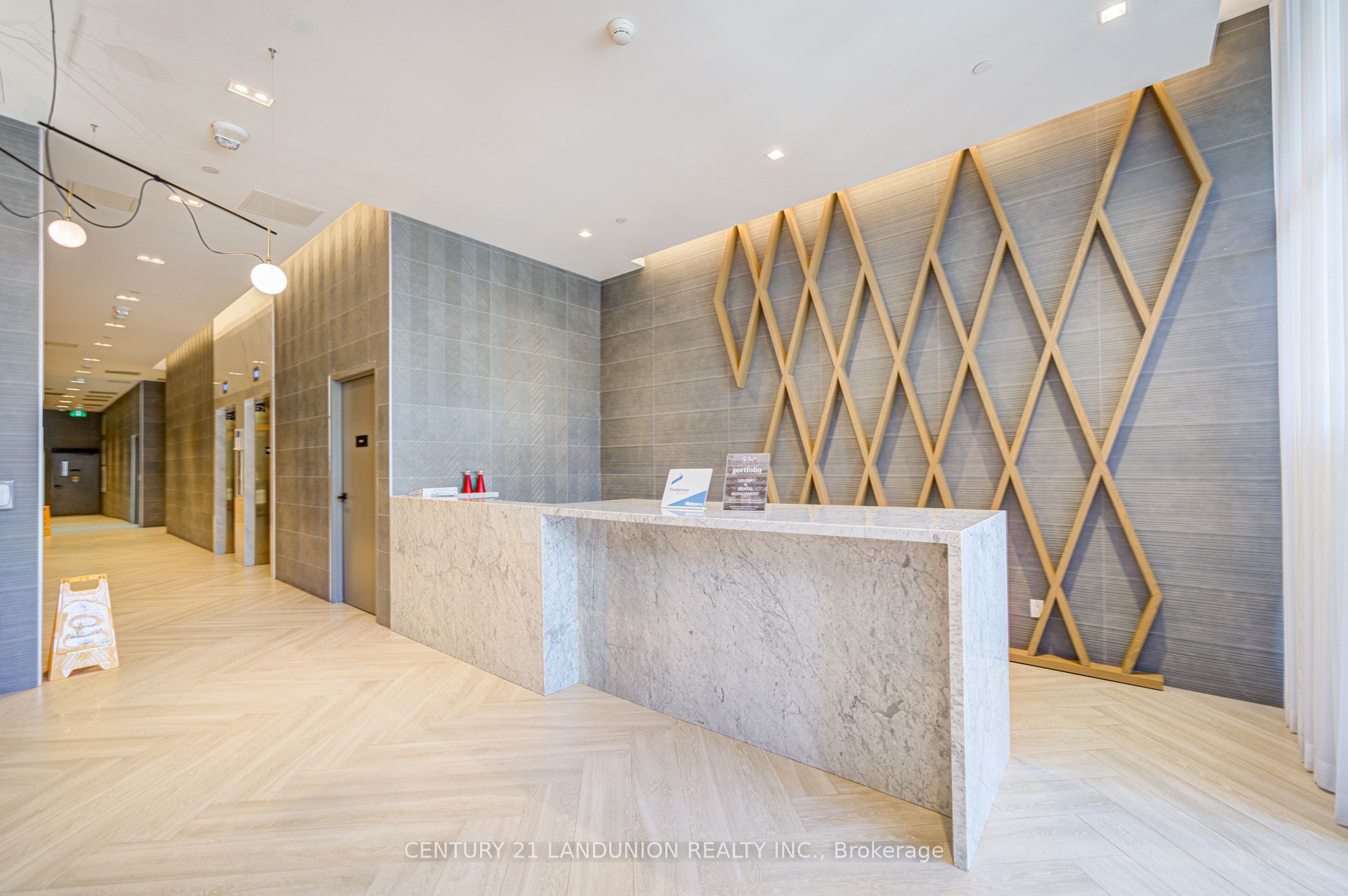 1285 Queen Street E 512