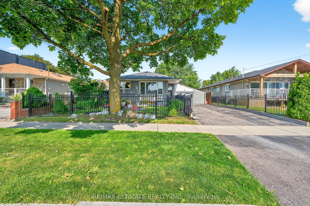 Photo of 18 Courtwright Road, Toronto, ON M9C 4B4 (MLS # W12396976)