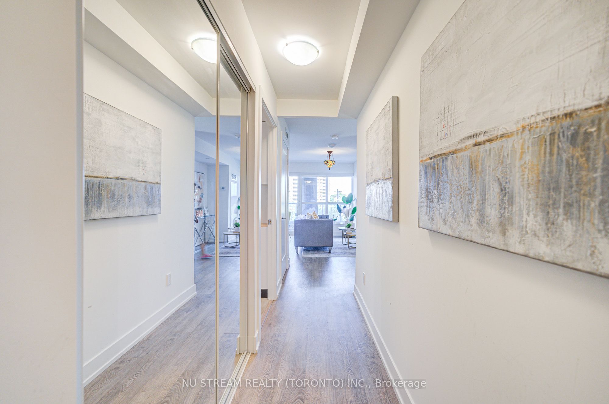 5 Mabelle Avenue E 327