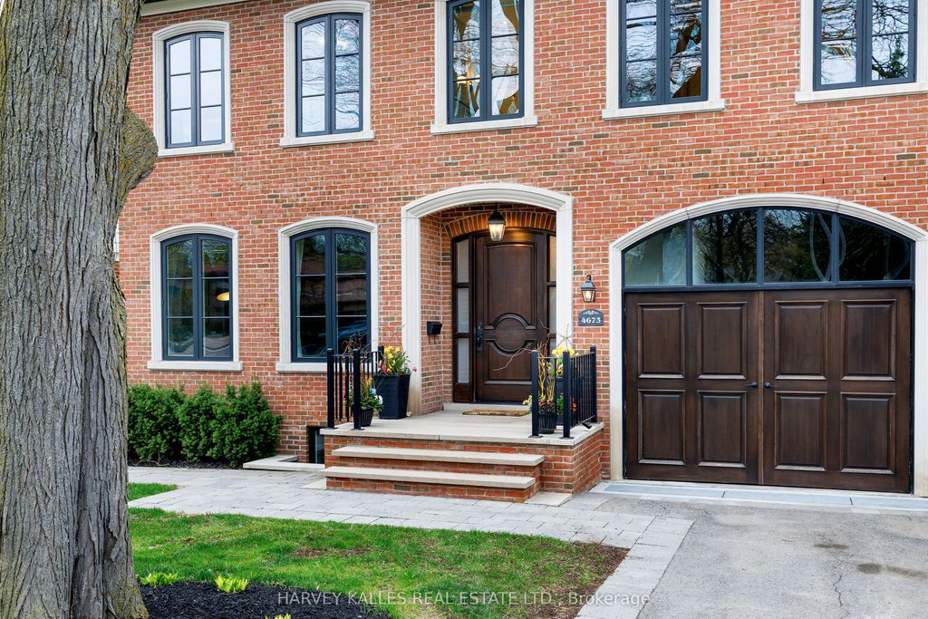 Photo of 4673 Dundas Street W, Toronto, ON M9A 1A4 (MLS # W12427708)