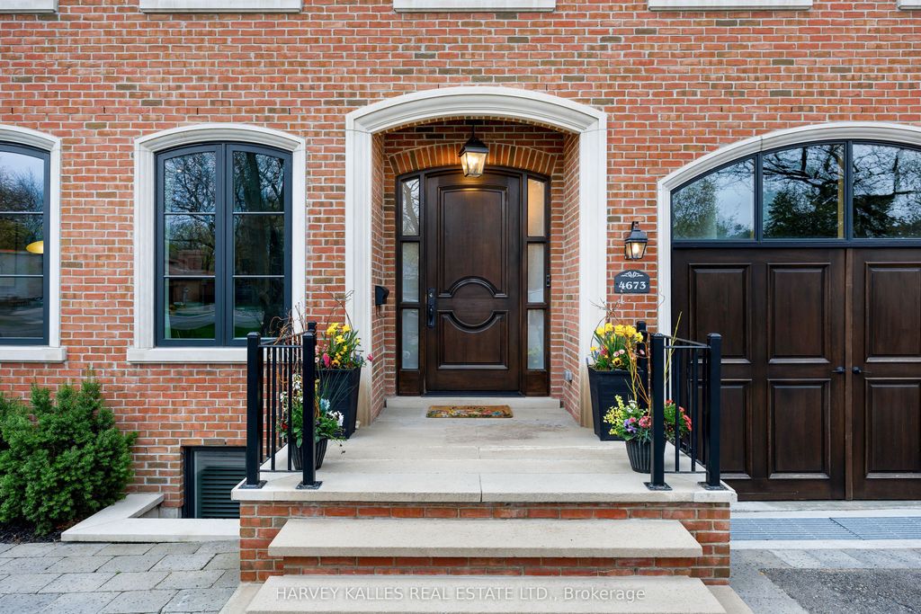 Photo of 4673 Dundas Street W, Toronto, ON M9A 1A4 (MLS # W12427708)