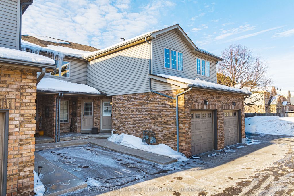 Photo of 705 Cumberland Avenue #18, Burlington, ON L7N 3W4 (MLS # W12789794)