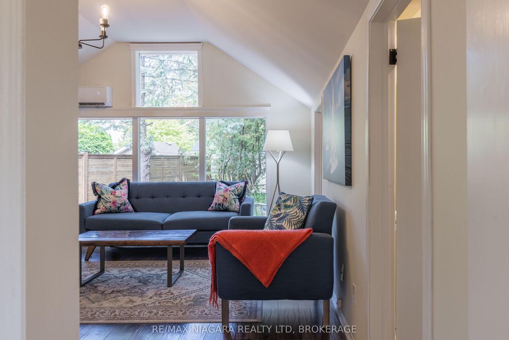 Photo of 6 Circle Street, Niagara-on-the-Lake, ON L0S 1J0 (MLS # X13079636)