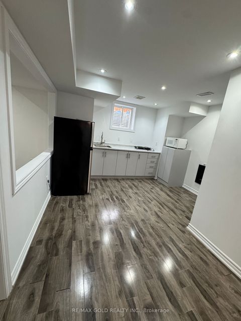 80 Dredge Court Bsmt Milton ON L9T 8R8
