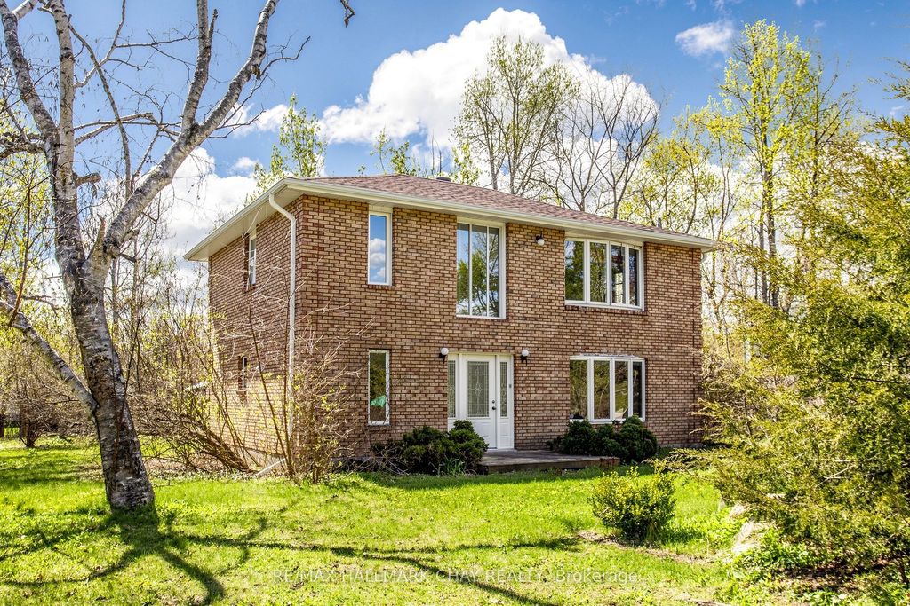 Photo of 255 Poplar Avenue, Tay, ON L0K 1R0 (MLS # S13124458)