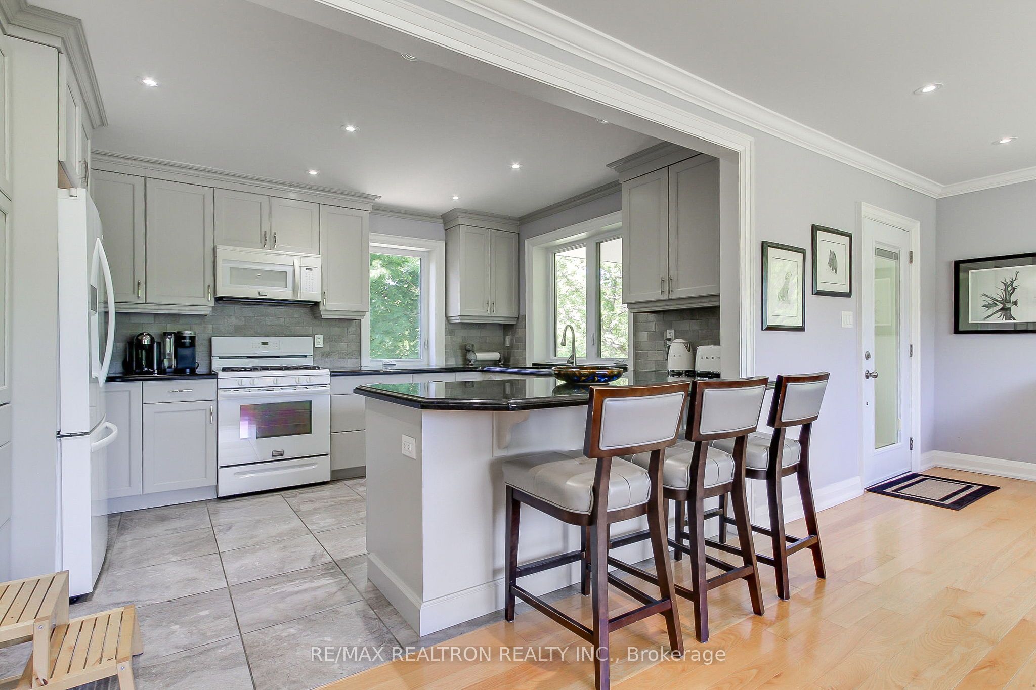 203 Pefferlaw Road