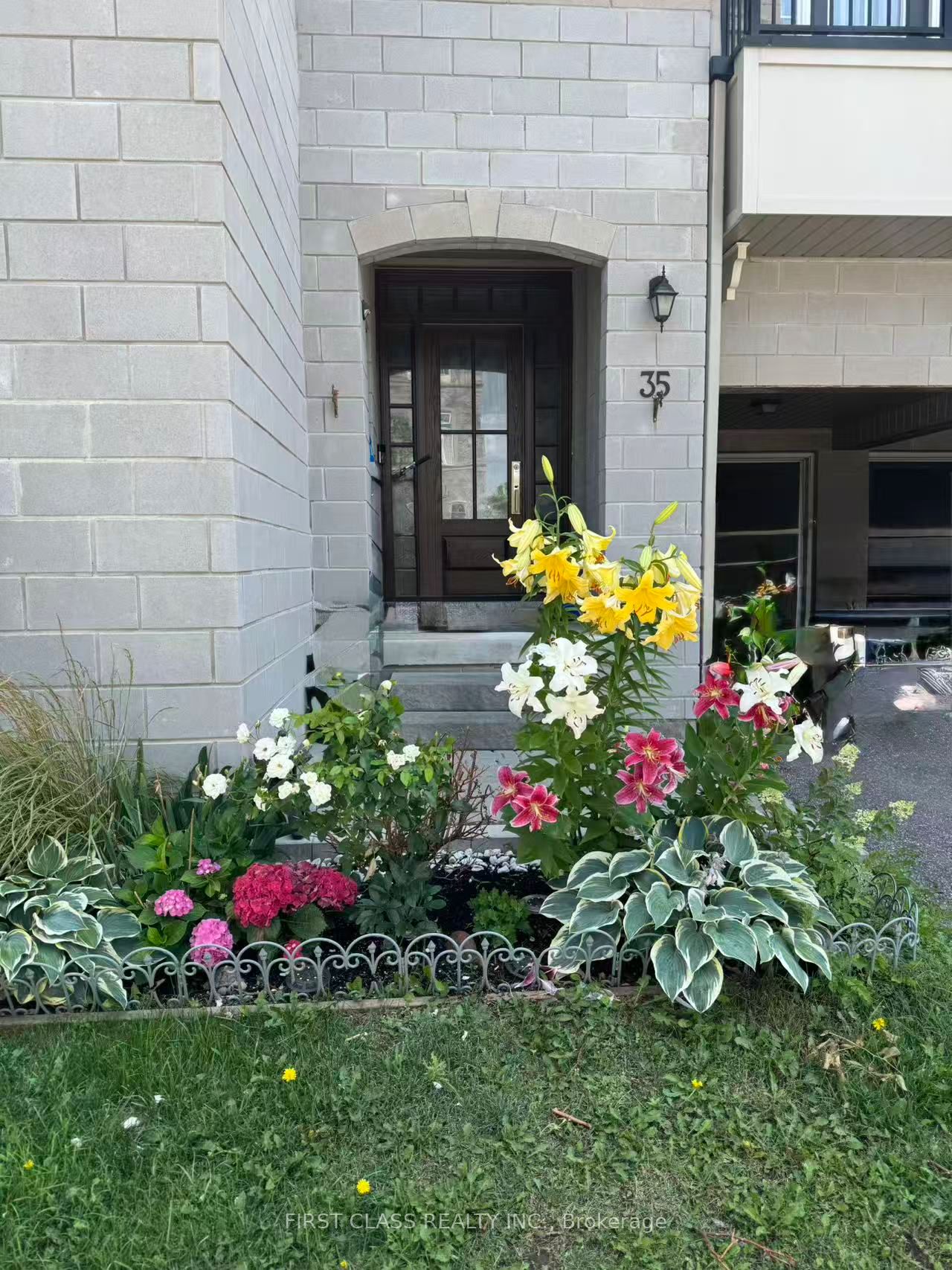 35 Thomas Foster Street