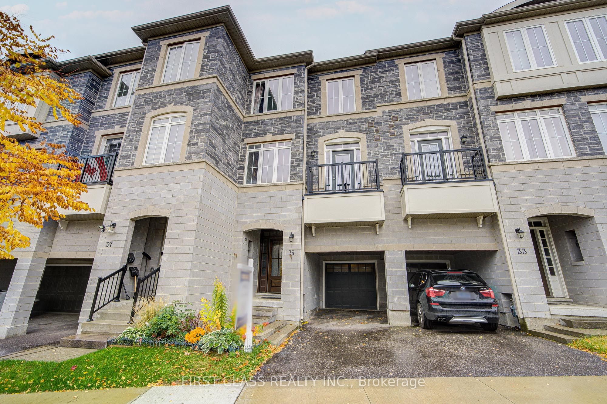 35 Thomas Foster Street