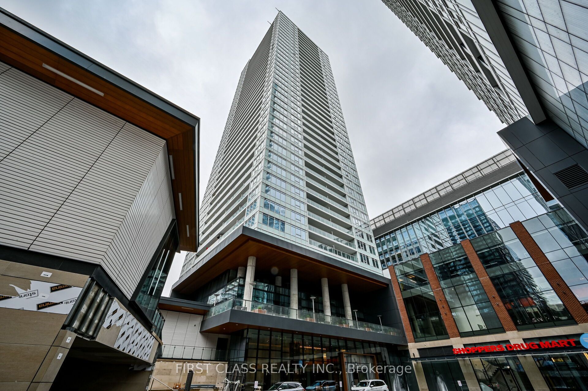 17 Bathurst Street 915