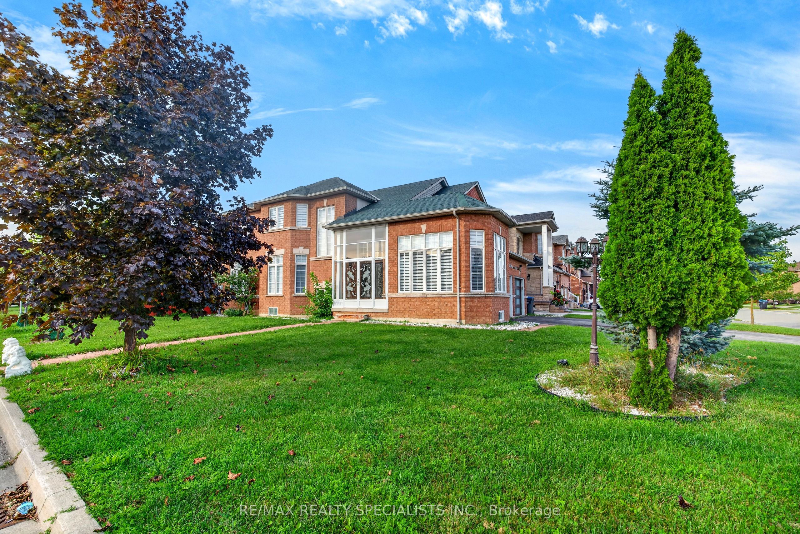 3463 Crimson King Circle