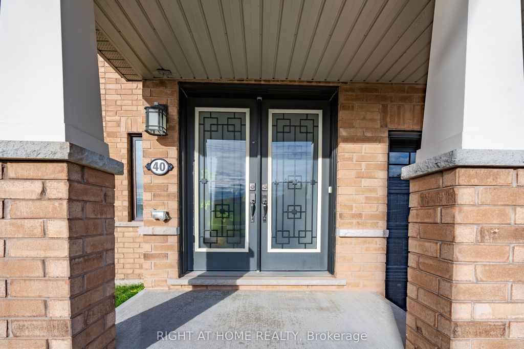Photo of 40 Hedges Crescent, Hamilton, ON L8J 0K8 (MLS # X12588494)