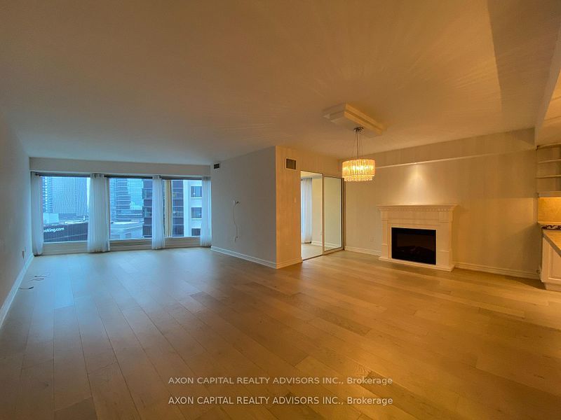 33 University Avenue 2307