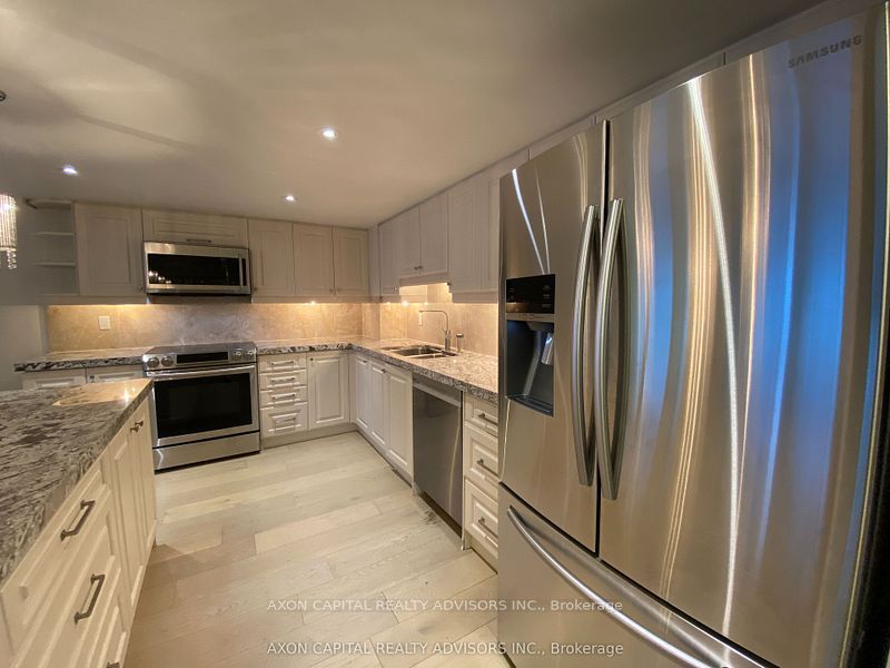 33 University Avenue 2307