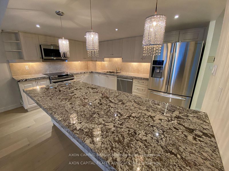 33 University Avenue 2307