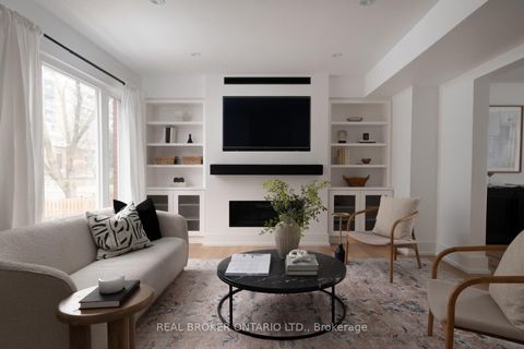 276 Gowan Avenue Toronto ON M4J 2K6