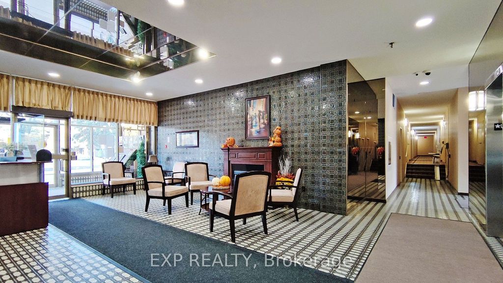 Photo of 121 Ling Road #808, Toronto, ON M1E 4Y2 (MLS # E13109064)
