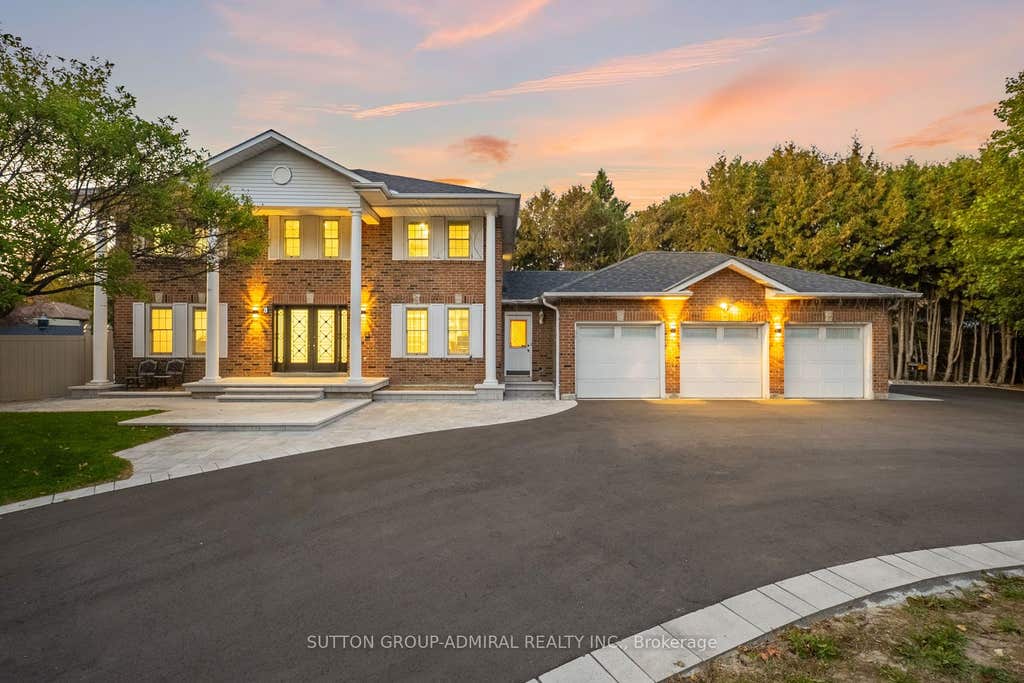 Photo of 8 Beaufort Hills Road, Richmond Hill, ON L4E 2N5 (MLS # N13623238)
