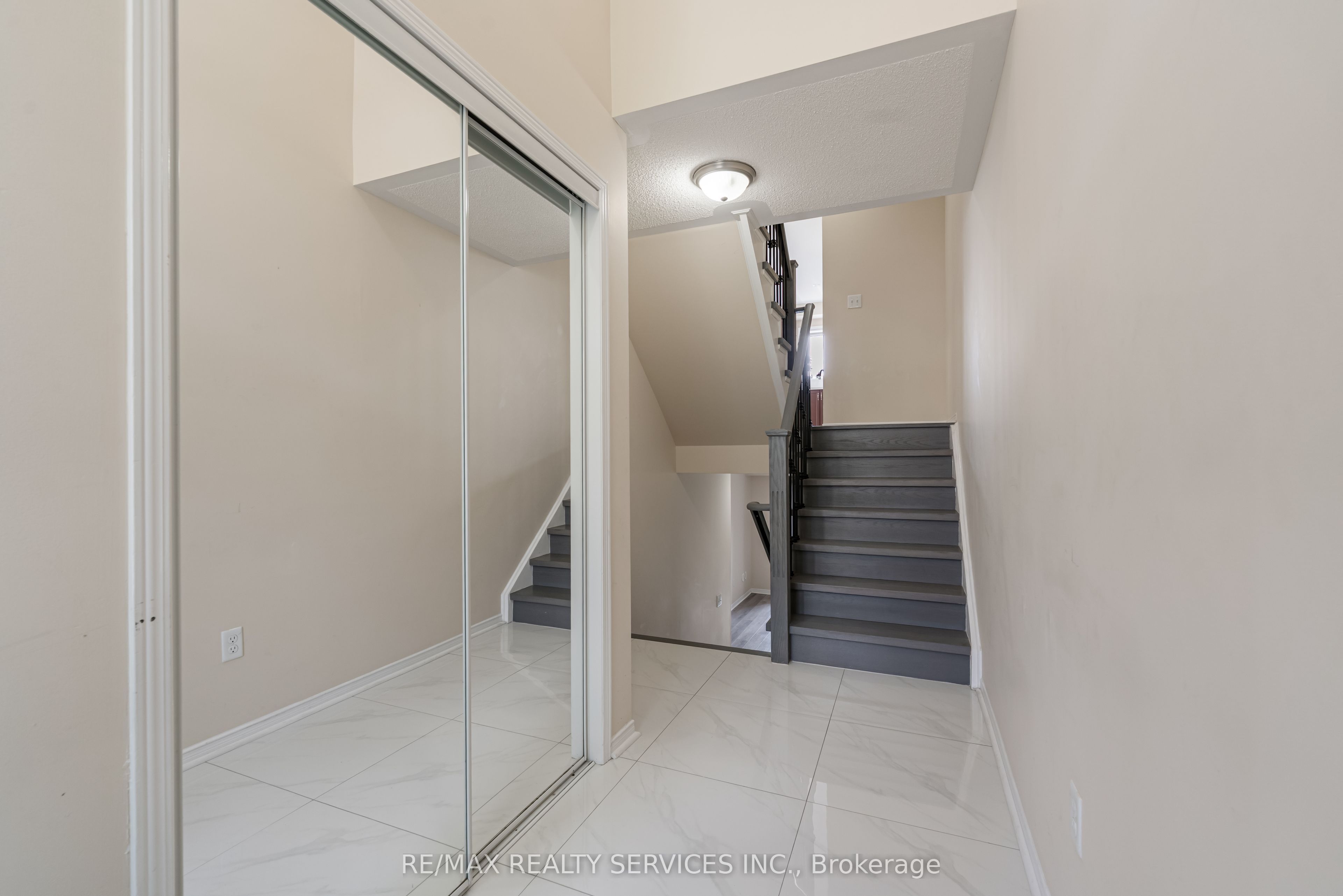 2187 Fiddlers Way 46