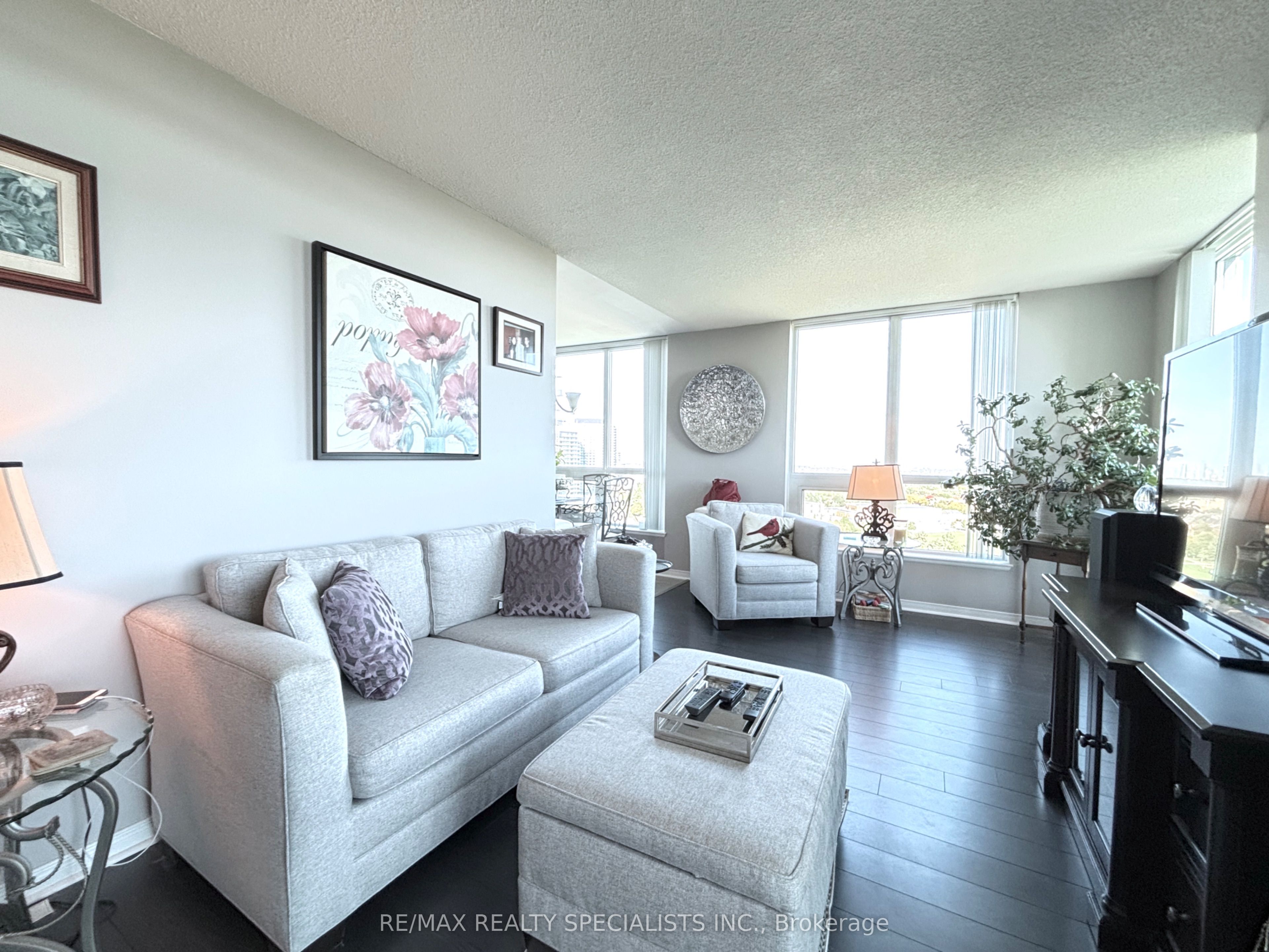 4900 Glen Erin Drive 1604