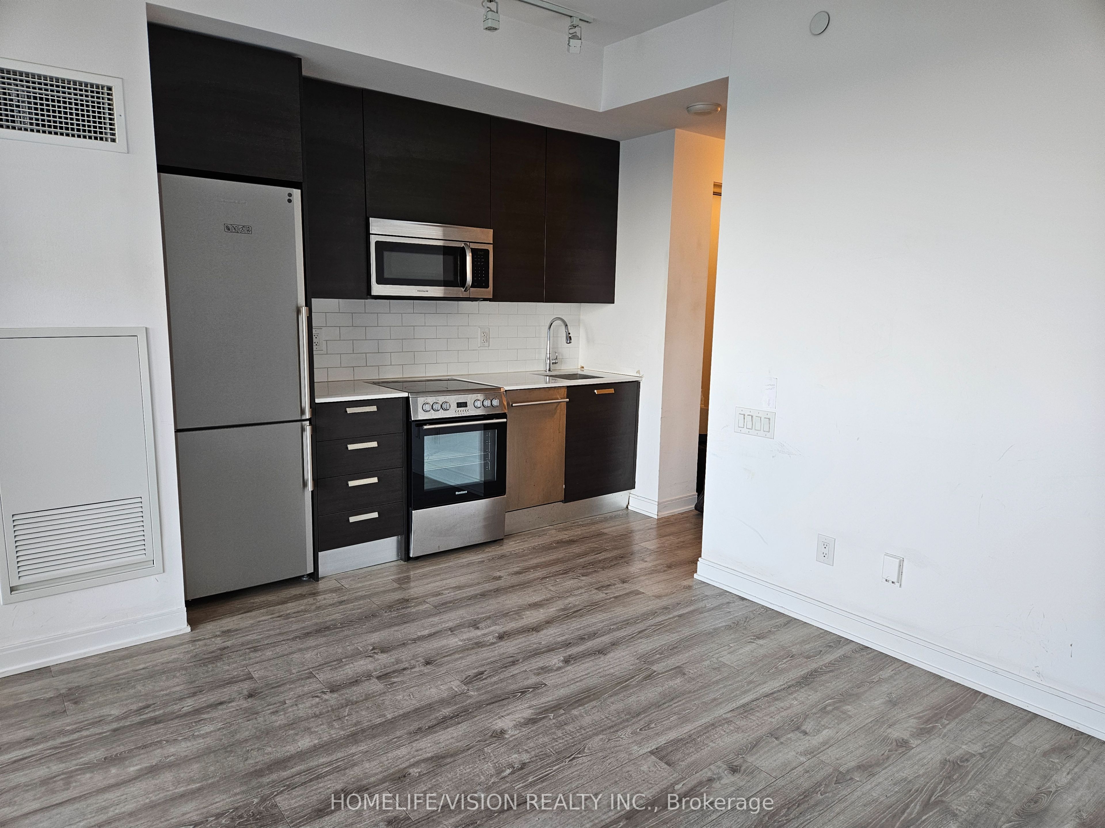 42 Charles Street E 4207