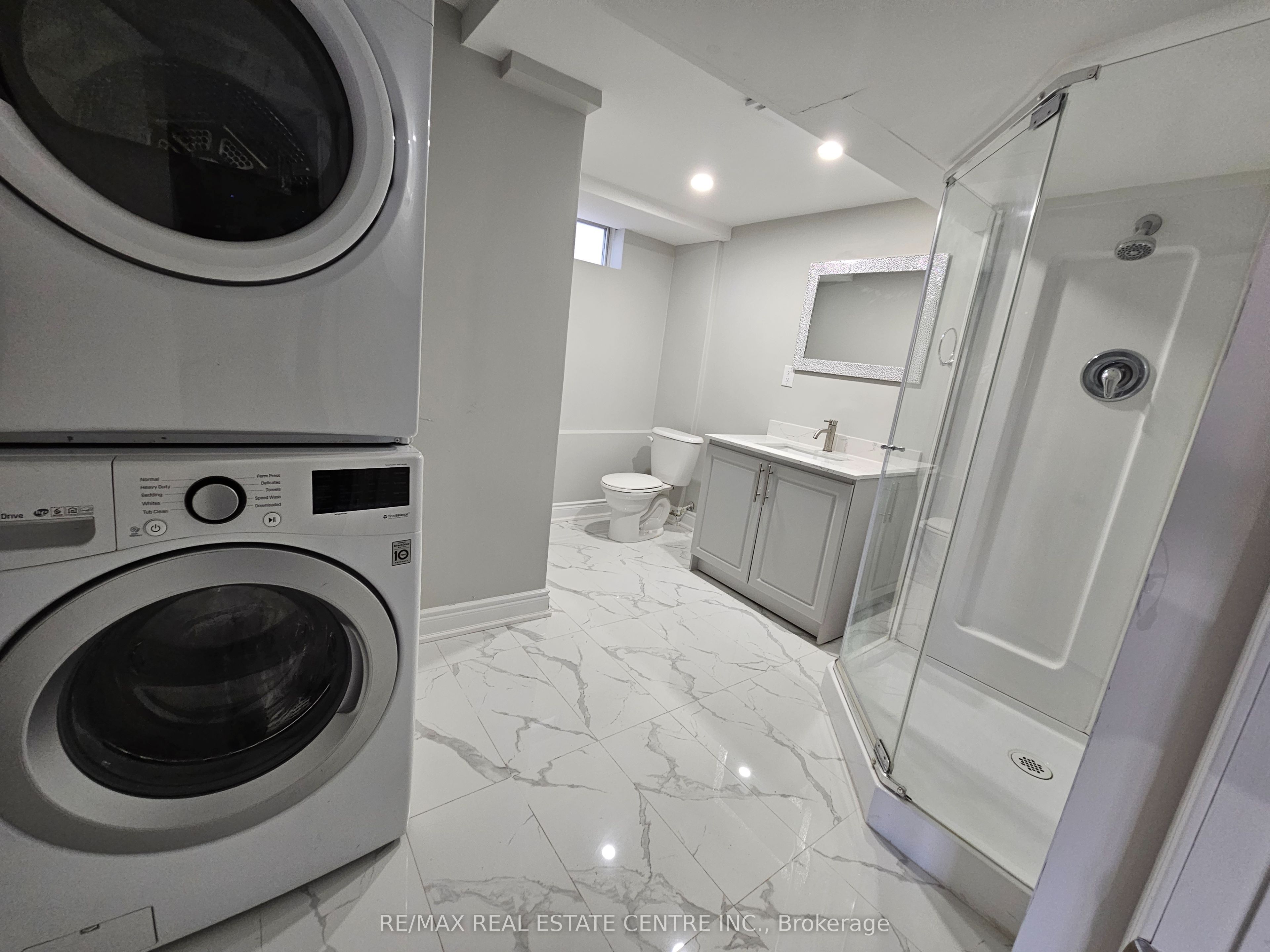 896 Morley Avenue Lower