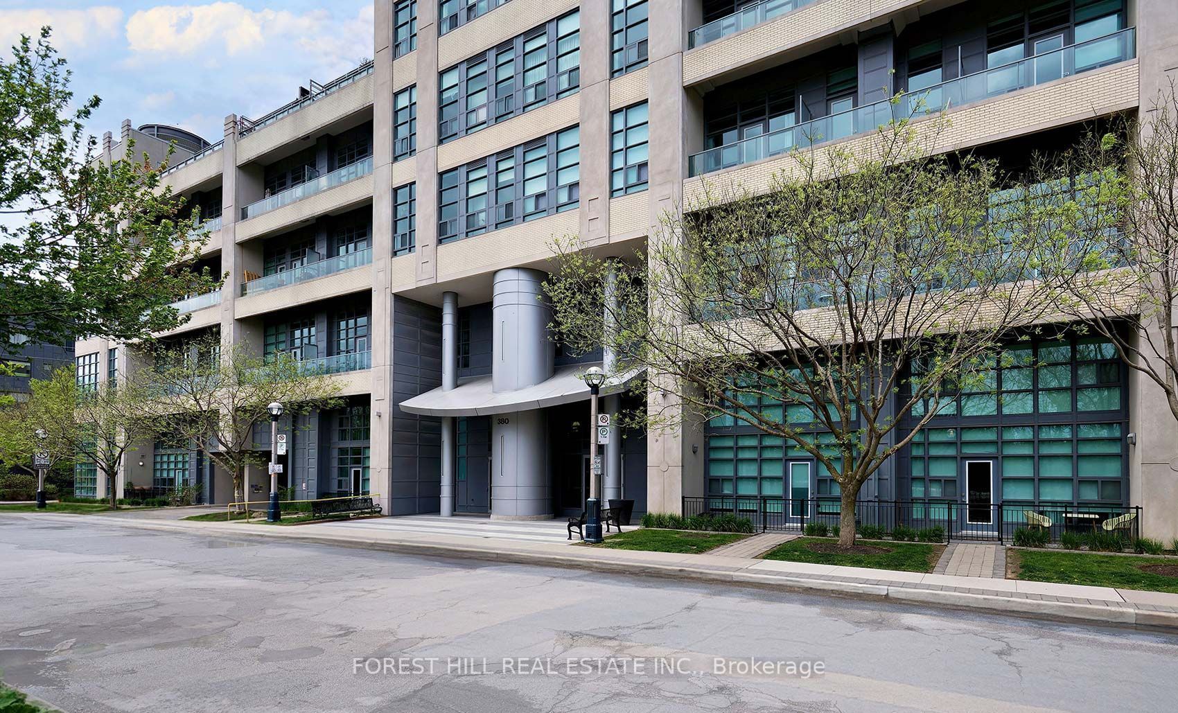 380 Macpherson Avenue 408