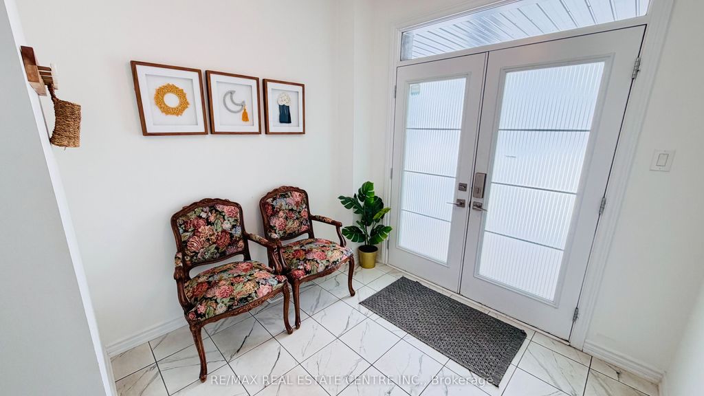 Photo of 15 Charm Place, Thorold, ON L2V 0K2 (MLS # X12905960)