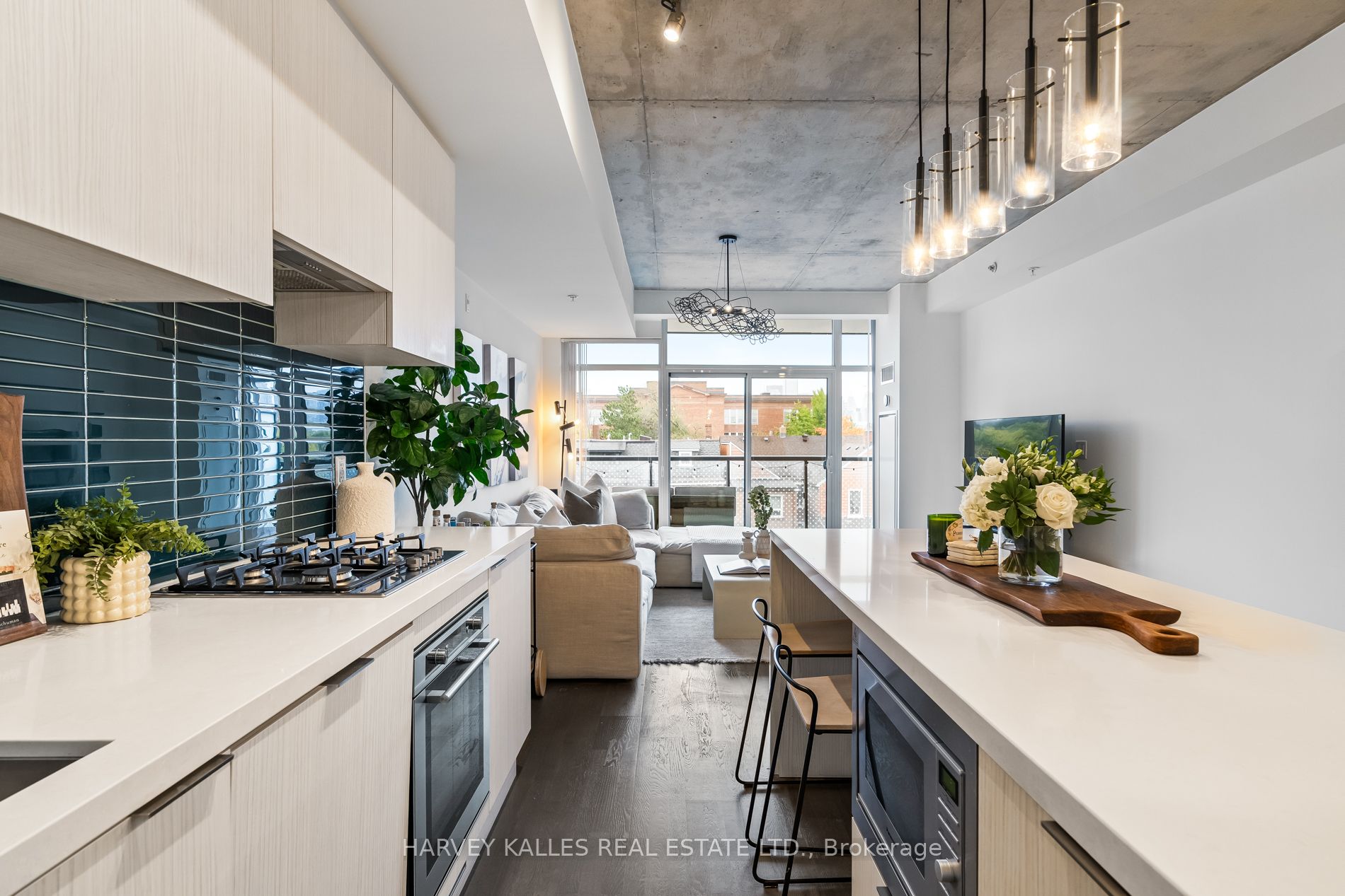 109 Ossington Avenue 318