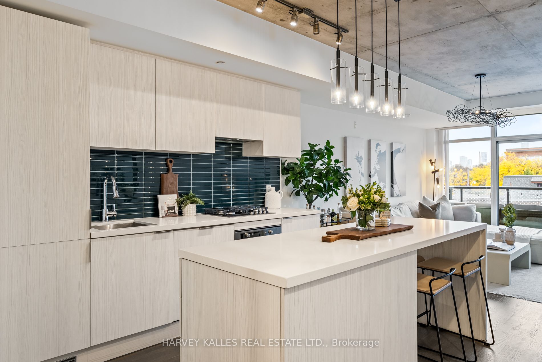 109 Ossington Avenue 318