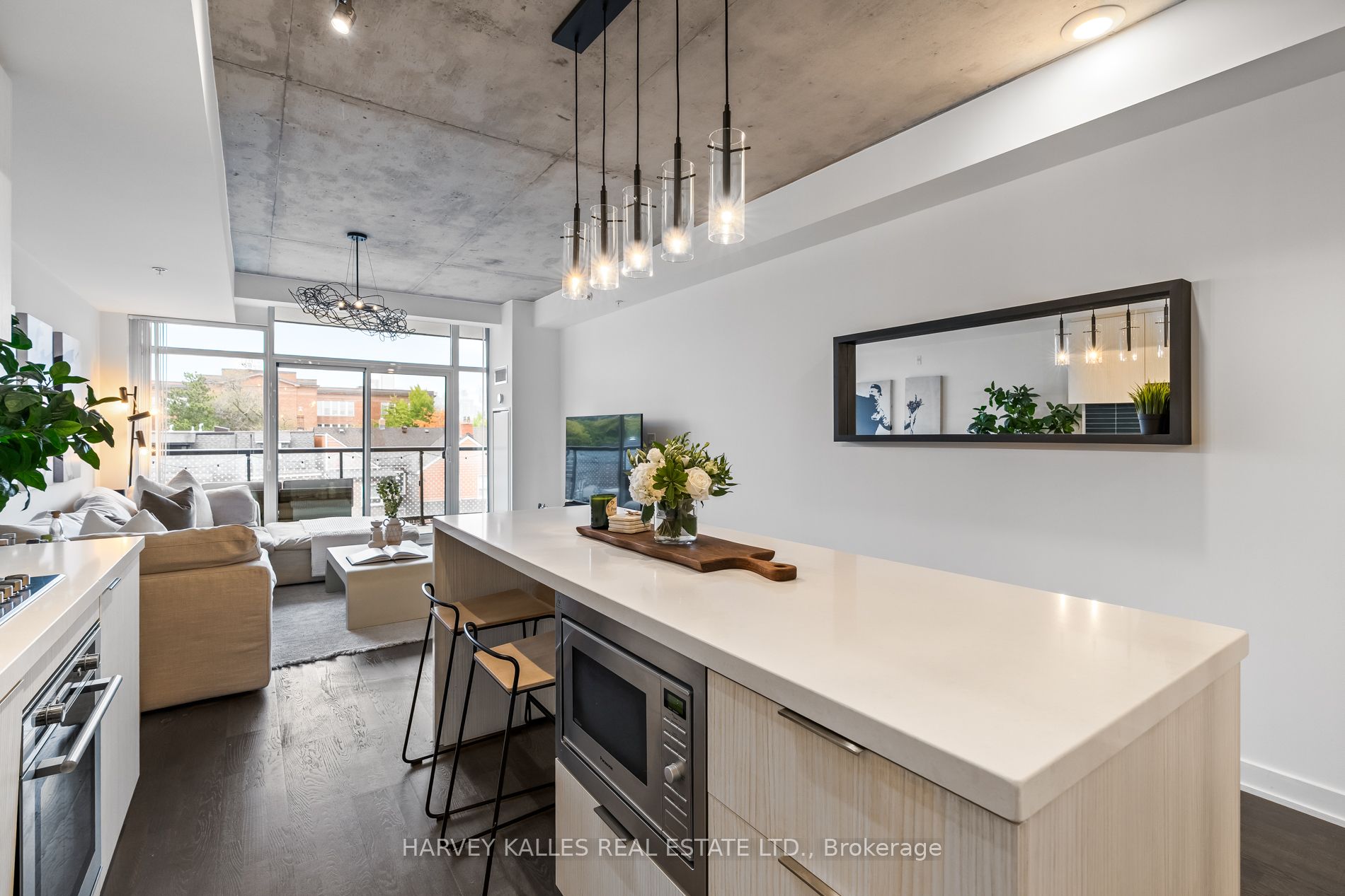 109 Ossington Avenue 318