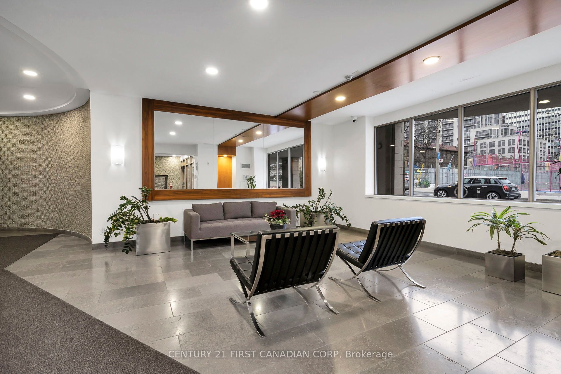 5 Rosehill Avenue N 317