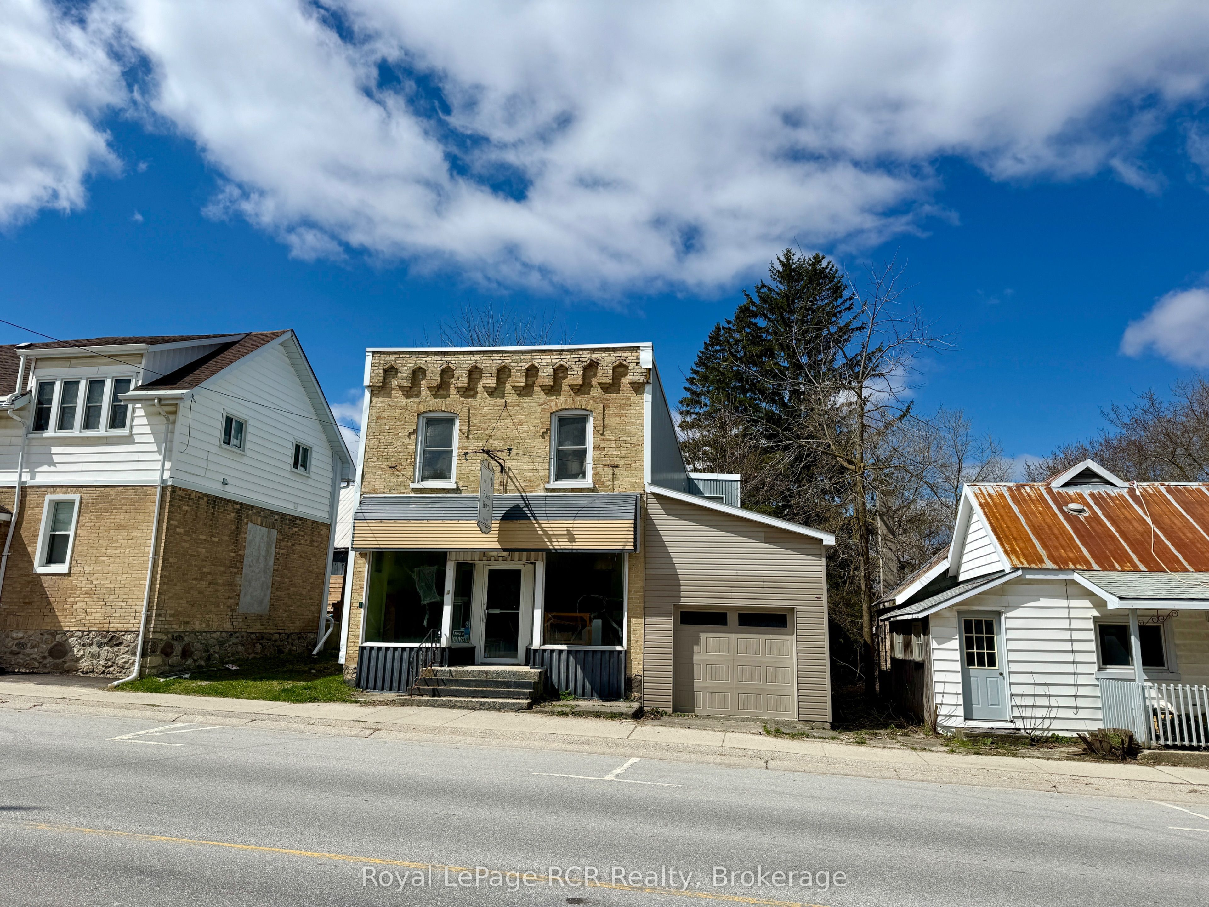 Photo 1 of 32 — 4 Main Street N, Brockton, ON N0G 1S0