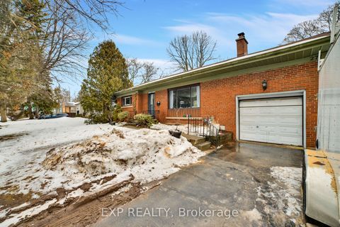 271 Linden Avenue Burlington ON L7L 2P4