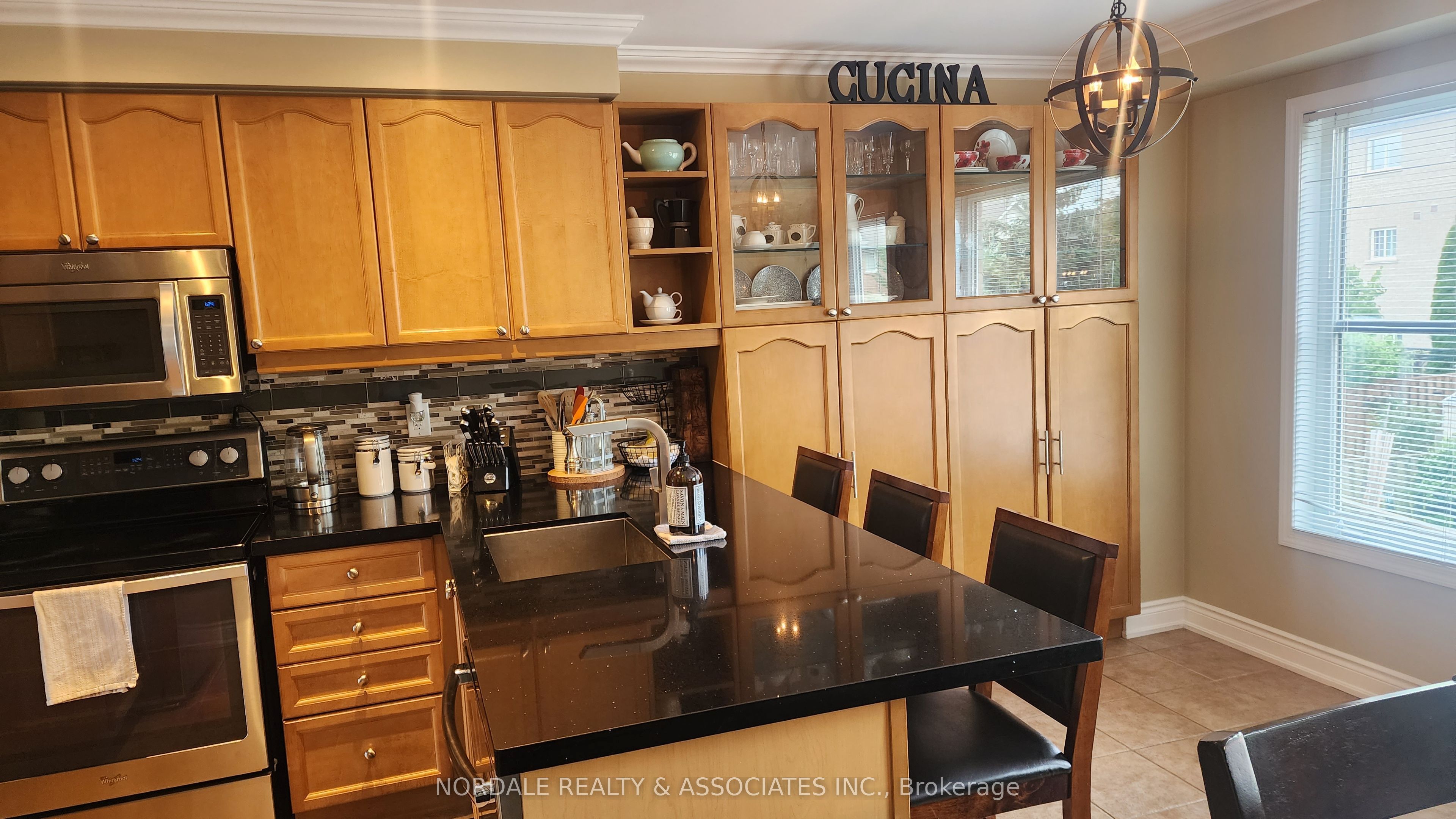 2381 Coho Way