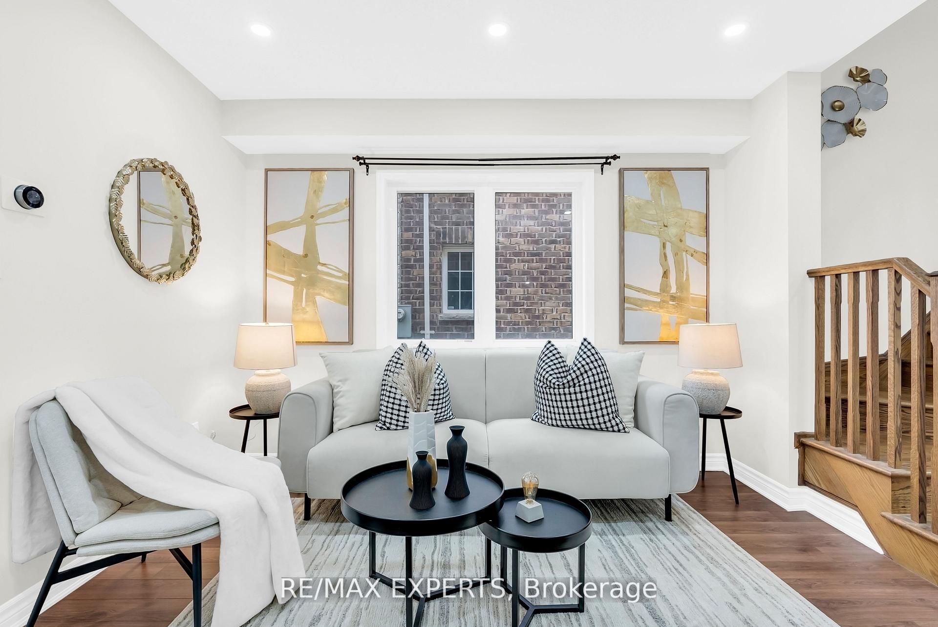 1544 Gainer Crescent