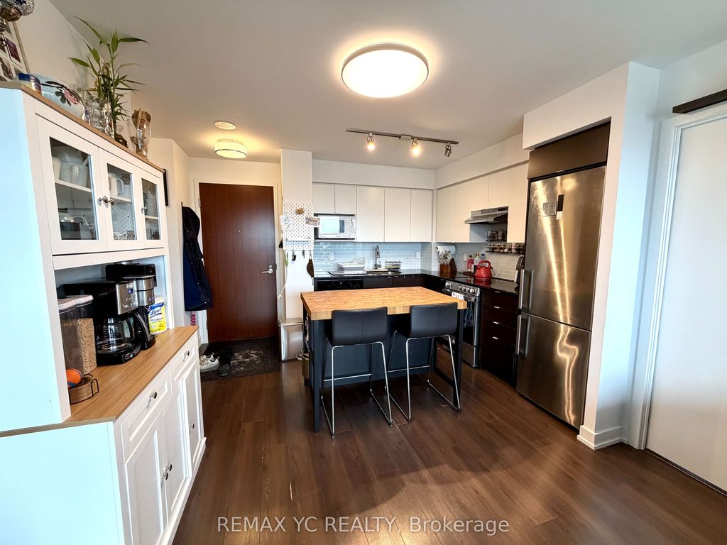 Photo of 120 Varna Drive #520, Toronto, ON M6A 0B3 (MLS # C13078098)