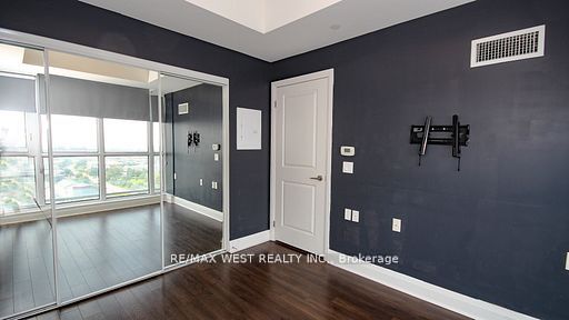 15 Zorra Street S 1706