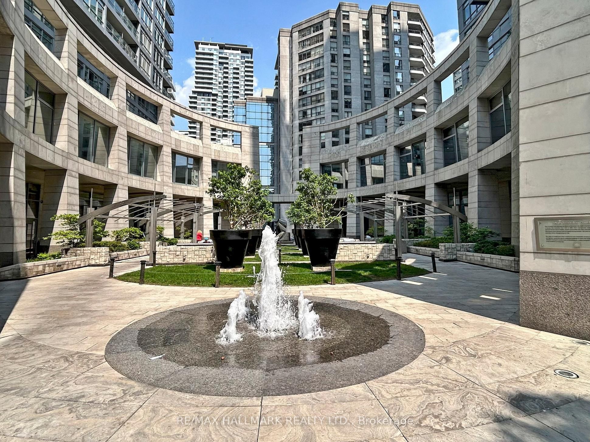2181 Yonge Street 2605