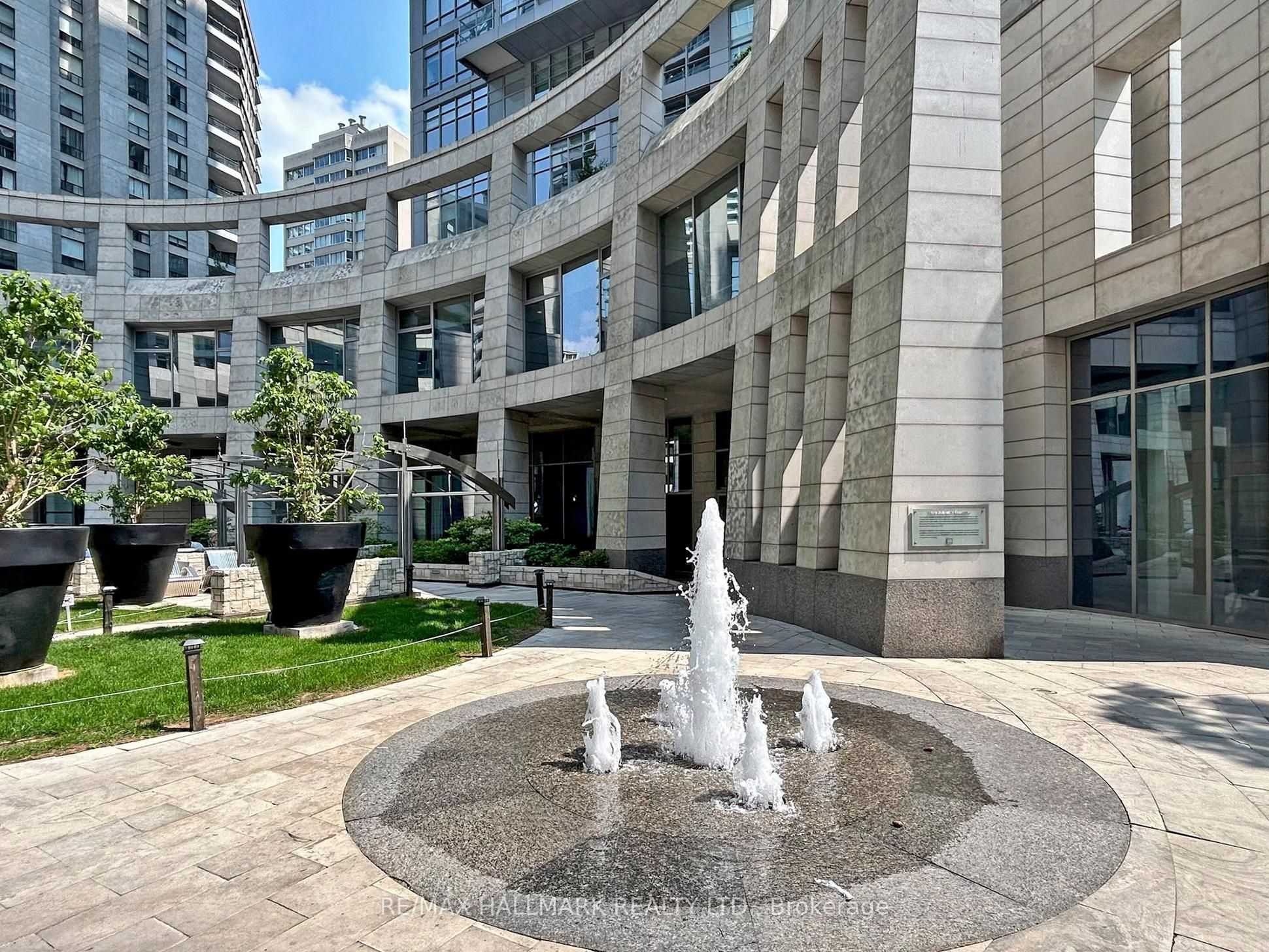 2181 Yonge Street 2605