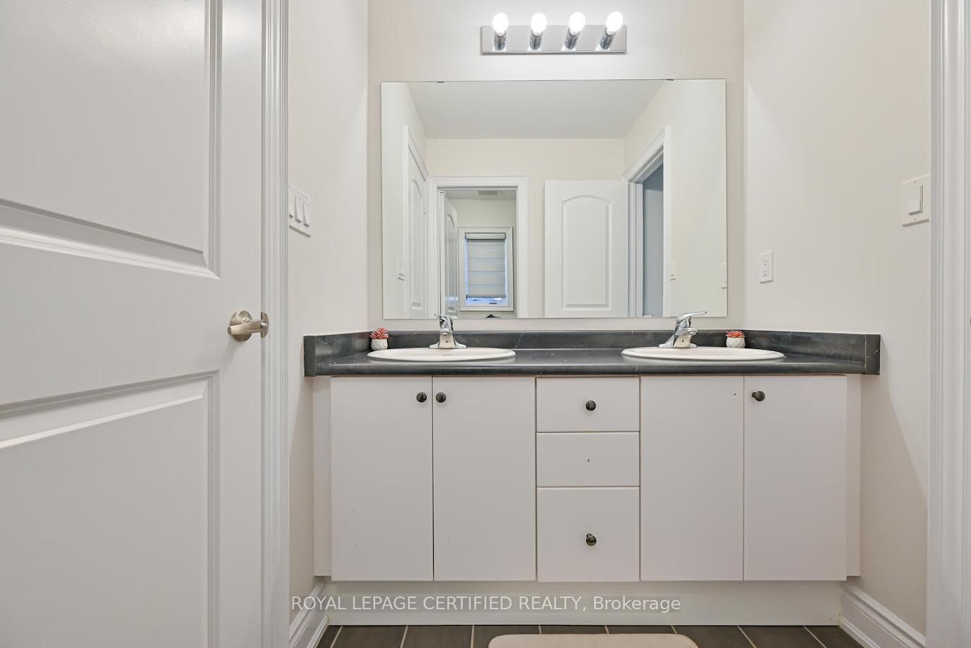 4072 Hillsborough Crescent