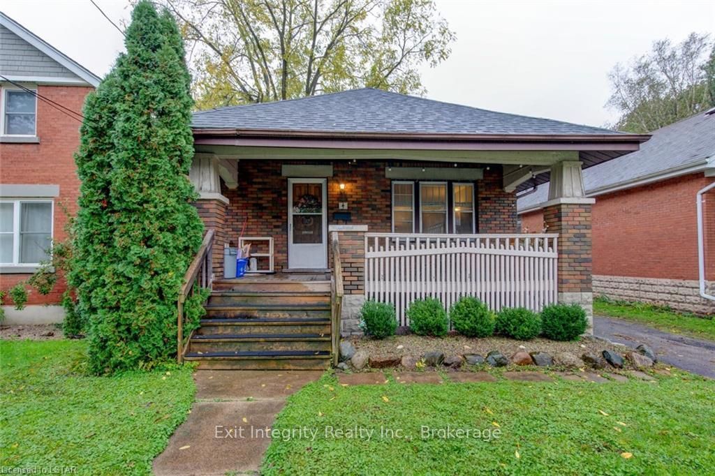 Photo of 4 Mcdonald Avenue, London North, ON N6G 1B1 (MLS # X12715296)
